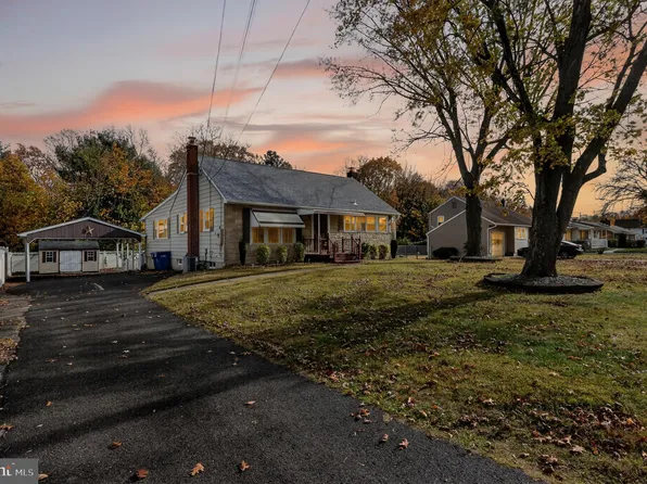 13 Carol Dr, Millville, NJ 08332