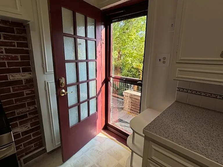 PM 242 - 1804 E 19th St — Photo 49