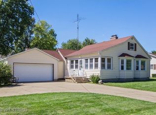 502 S East St, Earlville, IL 60518