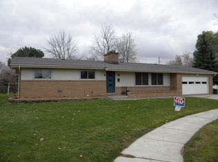 8 Sovey Ct, Essexville, MI