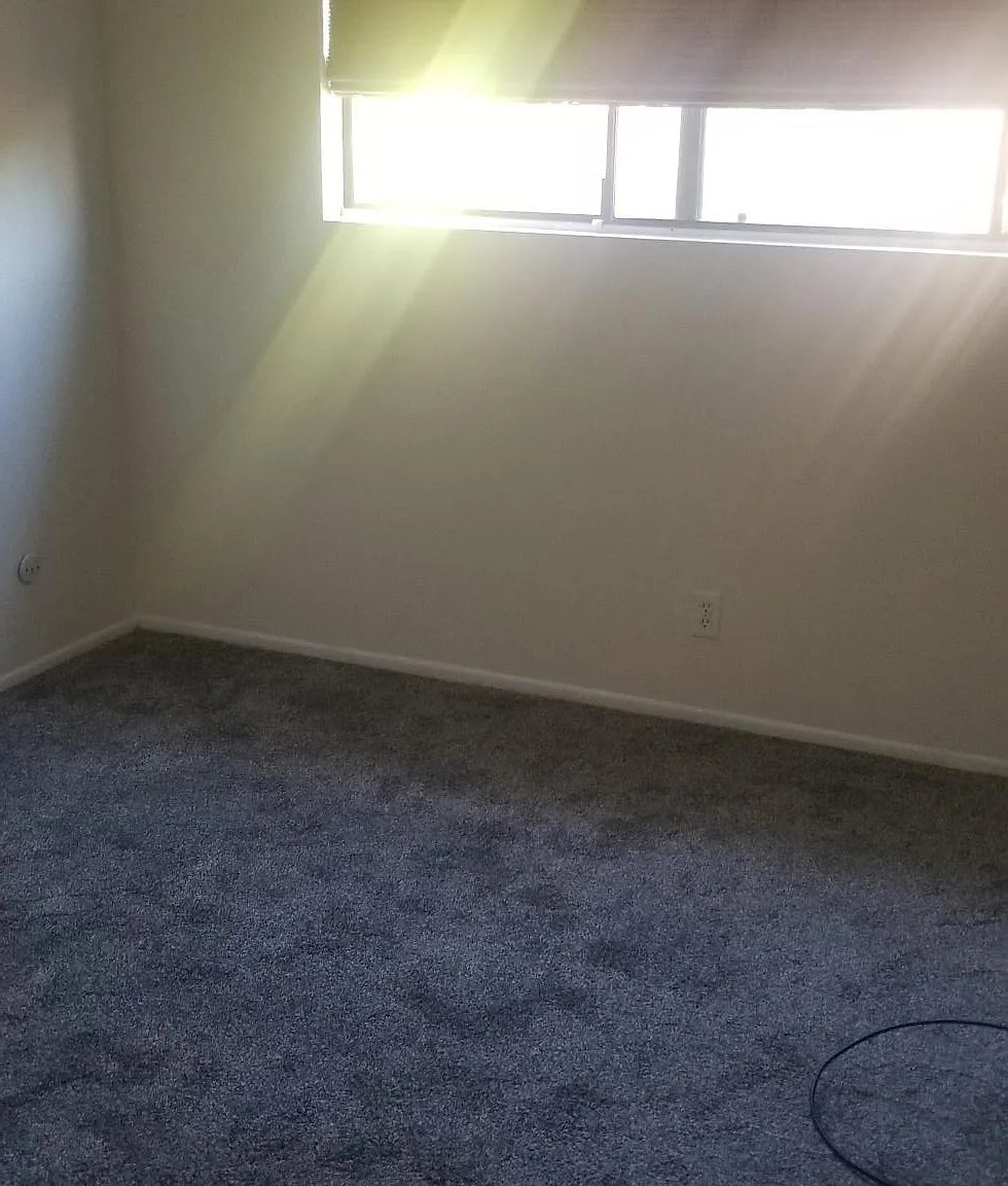 3 bed, 1400 sqft, $1,300 — Photo 1
