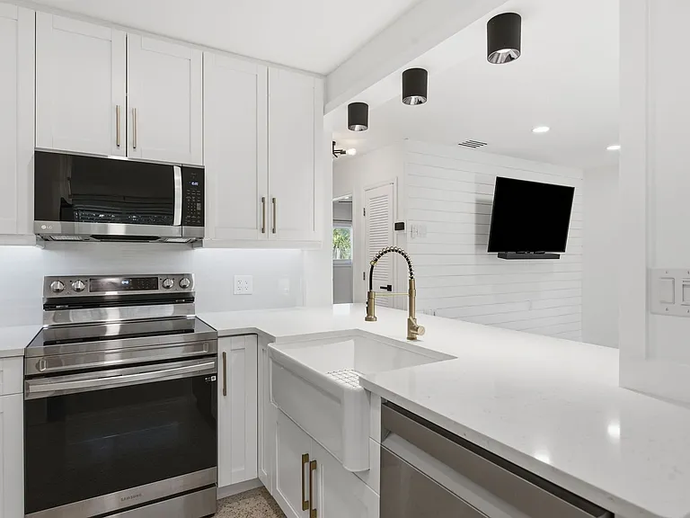 2488 Del Rio Way — Photo 11