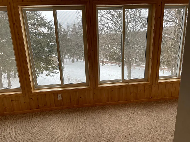 144 Acorn Dr — Photo 42