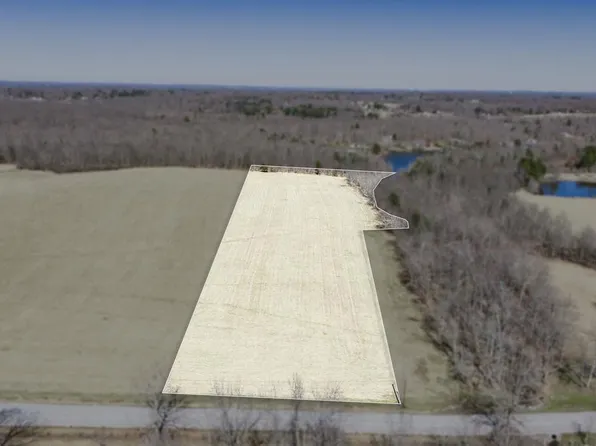 9 Nicholson Dr, Crossville, TN 38572