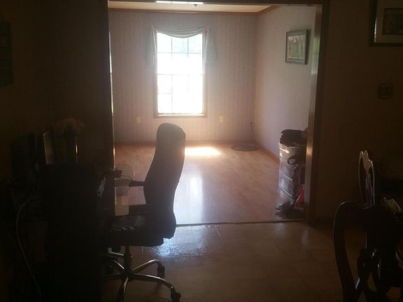 3rd image of 305 W Saint Mary St