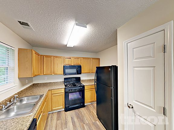5th image of 831 Asbury Trl