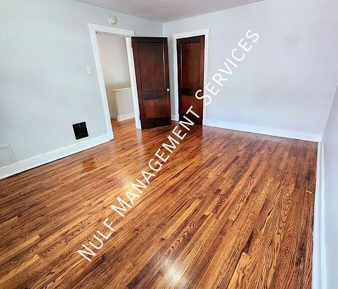4224 Geneva St — Photo 8