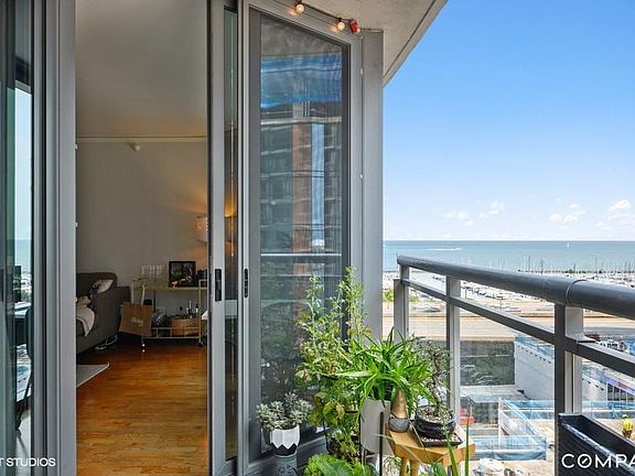4th image of 450 E Waterside Dr Unit 405