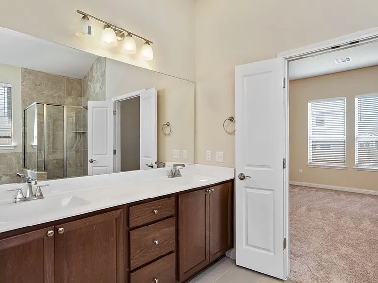 8202 Dampton Ln — Photo 15