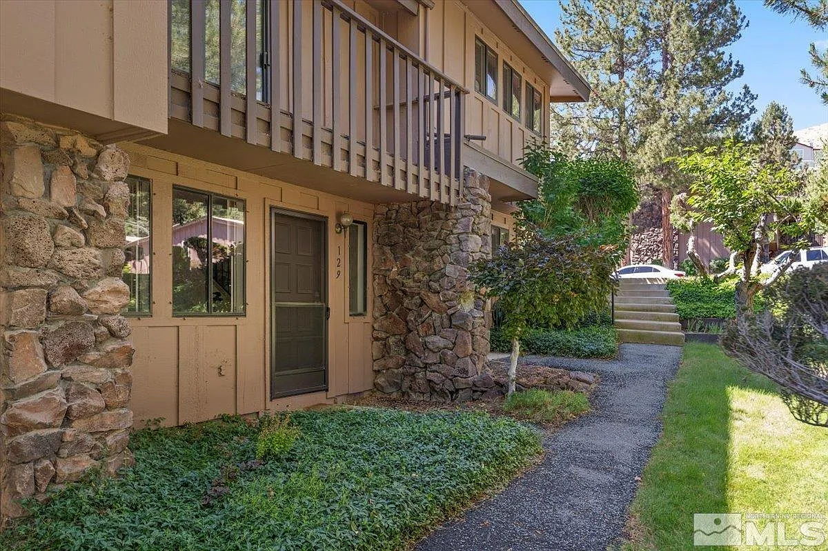 129 Lake Glen Dr photo 1