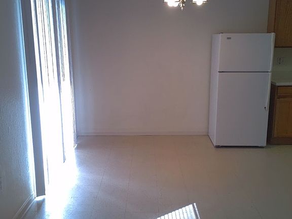 2nd image of 631 Scottsvale Dr APT B