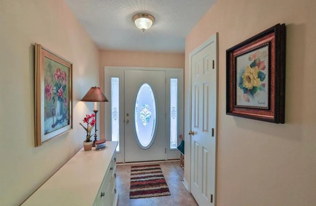 4 bed, 1635 sqft, $2,300 — Photo 4