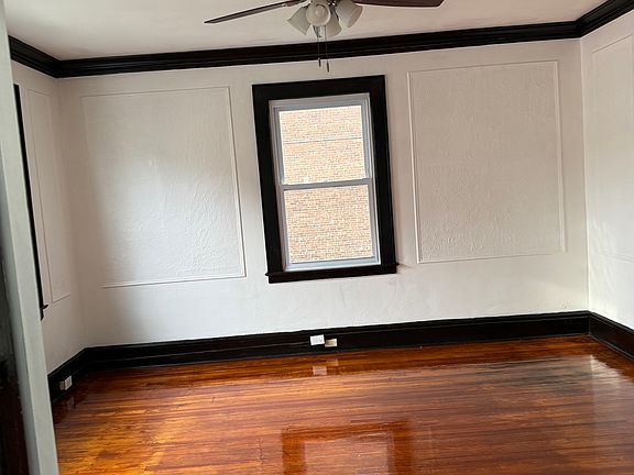 2nd image of 90 Bedford St
