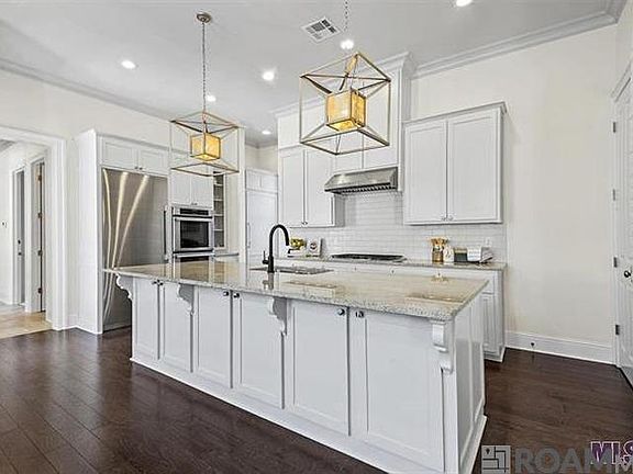 3rd image of 6524 Audubon Sq