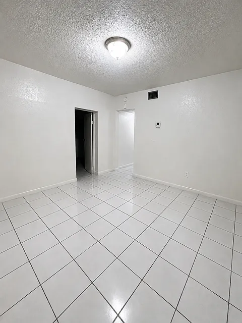 2 bed, 1200 sqft, $2,550 — Photo 1