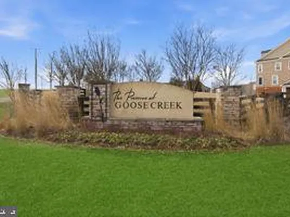 42577 Sunset Ridge Sq, Ashburn, VA 20148