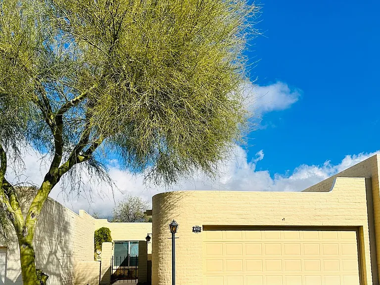 5731 E Paseo Del Cenador — Photo 1