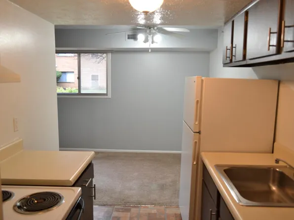 15389 Baldwin Ct, Cleveland, OH 44130