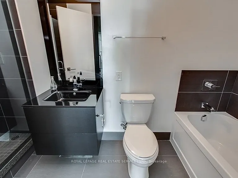 111 Saint Clair Ave W #928 — Photo 10