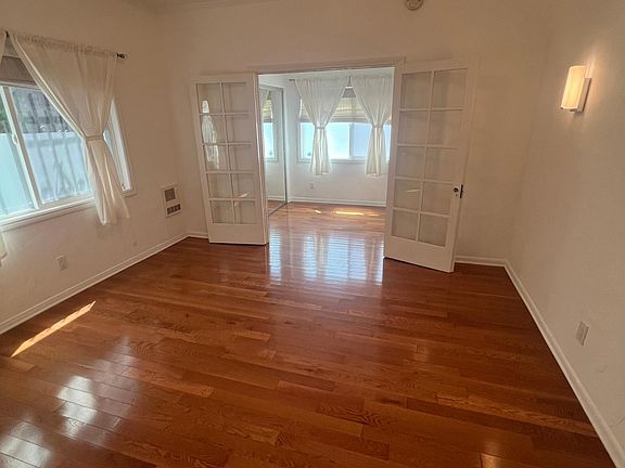 5th image of 2453 Cheremoya Ave #2453