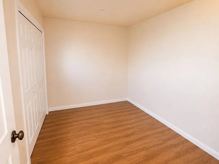 680 N Cambridge St — Photo 15