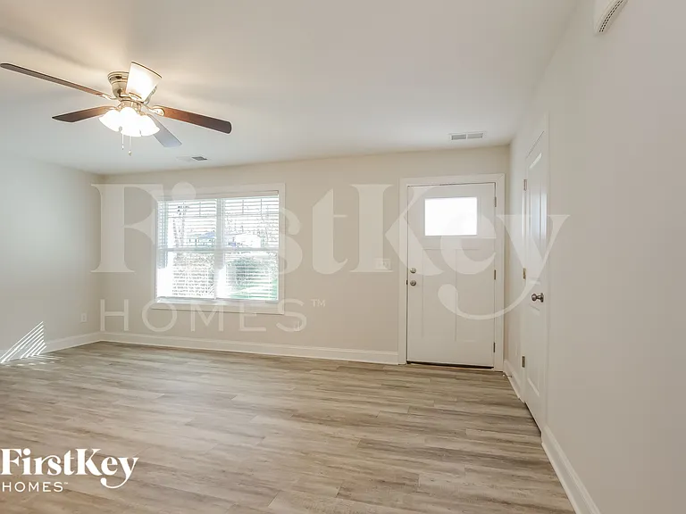6631 Rockwell Blvd W — Photo 2