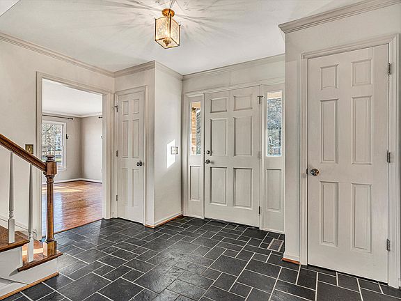 4th image of 5847 Lakemont Dr