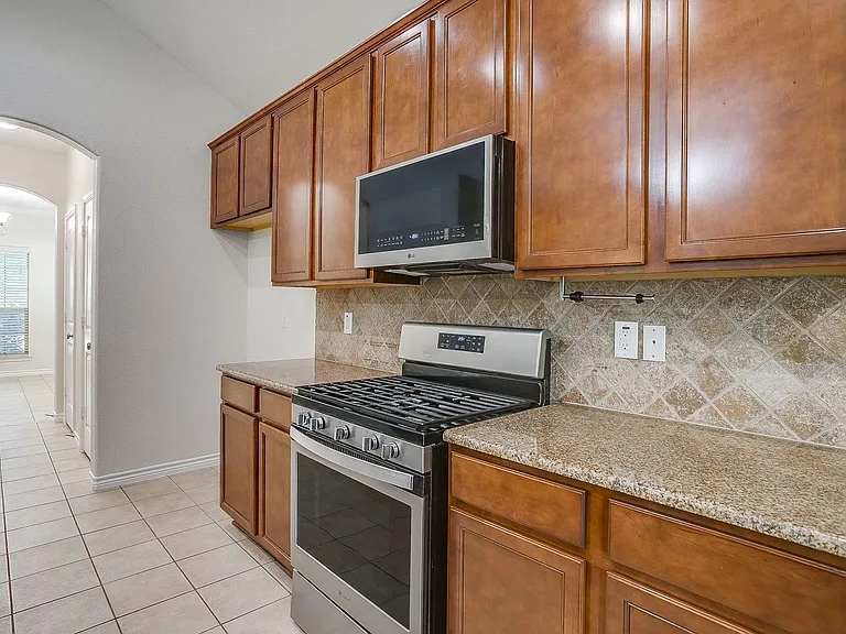 3801 Weatherstone Dr — Photo 21