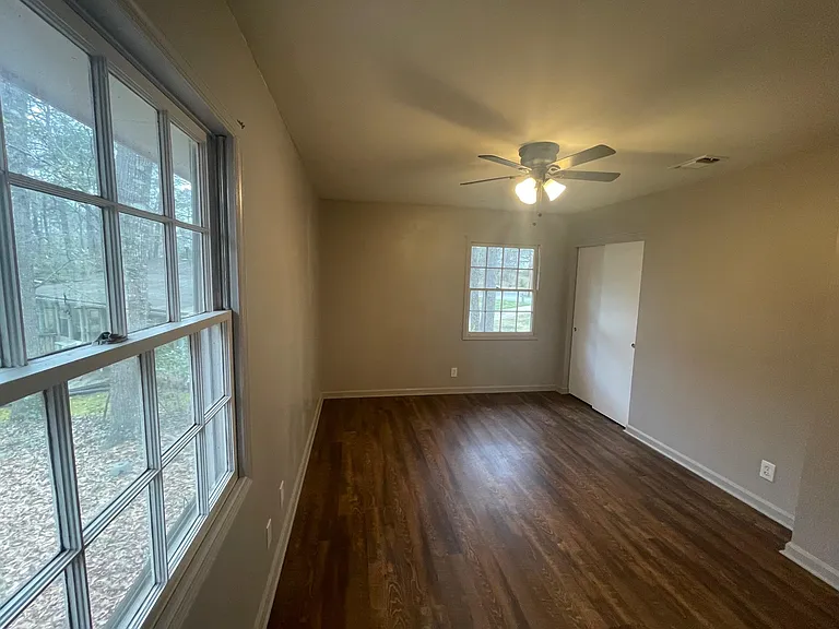 1114 Greendale Ct — Photo 11