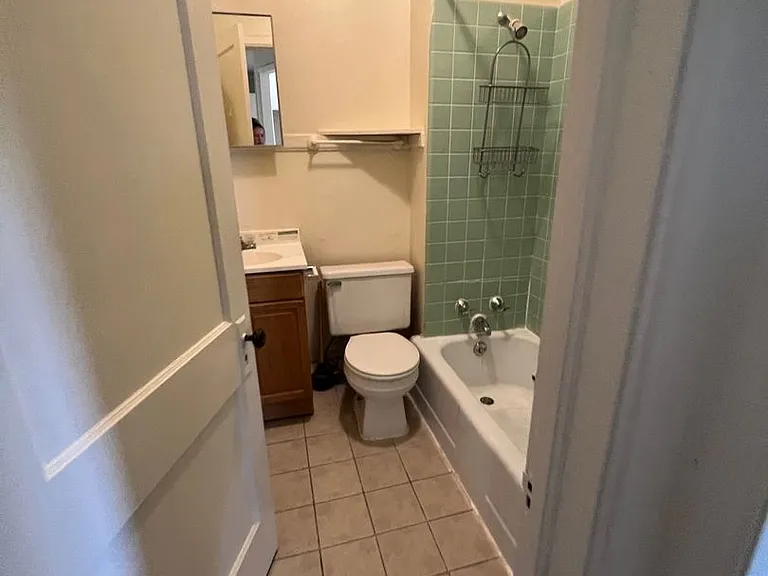 1032 Vaughn St — Photo 14