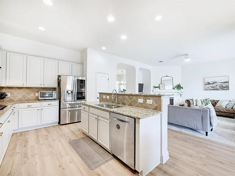 7721 Haggans Ln — Photo 10
