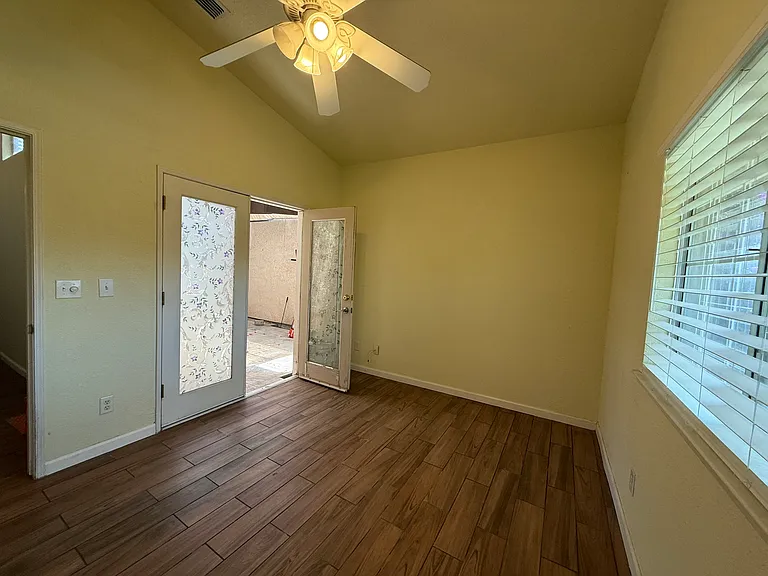 314 N Cypress Ave — Photo 24