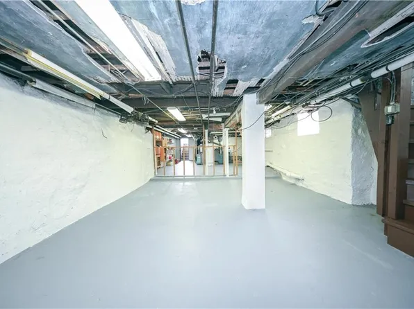 208 Saint Mary's Avenue image 20 of 47