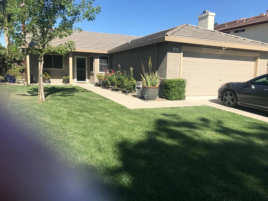 2063 Dorothy Ln photo 1