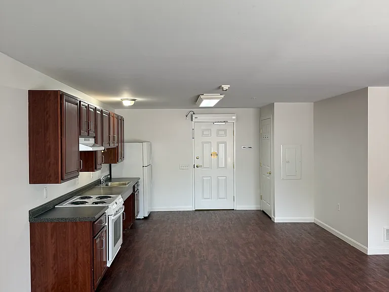 661 Bell St #1 — Photo 3