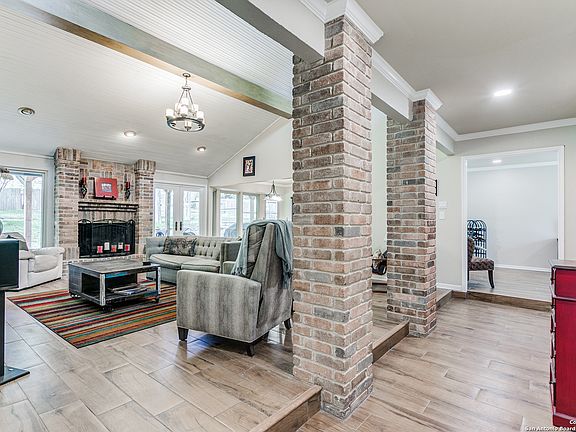 5th image of 13319 La Vista Dr