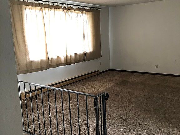 5th image of 410 Leinum Ct