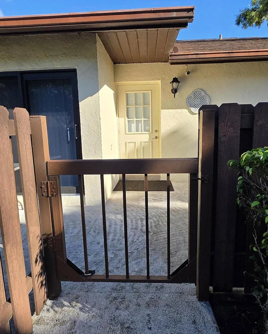 2 bed, 2.0 bath, 1370 sqft, $2,400 — Photo 2