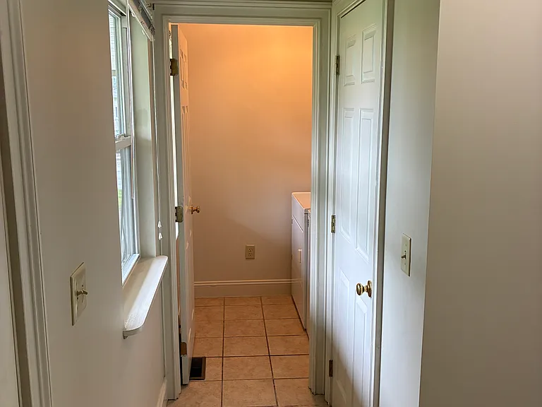 61 N Clinton St #B — Photo 12