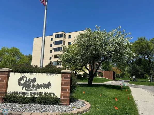 105 3rd St N APT 509, Moorhead, MN 56560