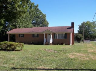 3702 Edgewood Dr, Greensboro, NC 27406