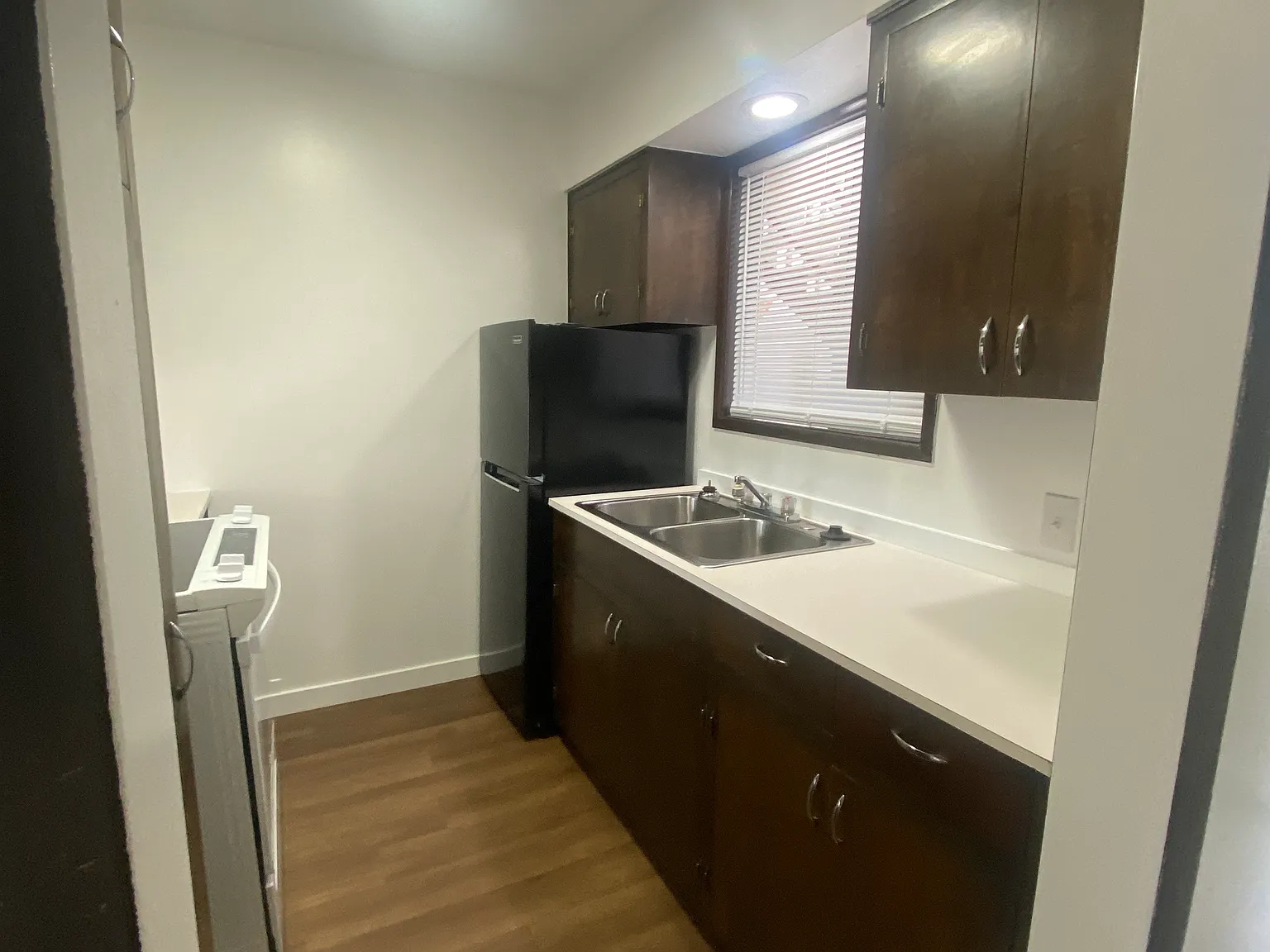 2 bed, $1,100 — Photo 2