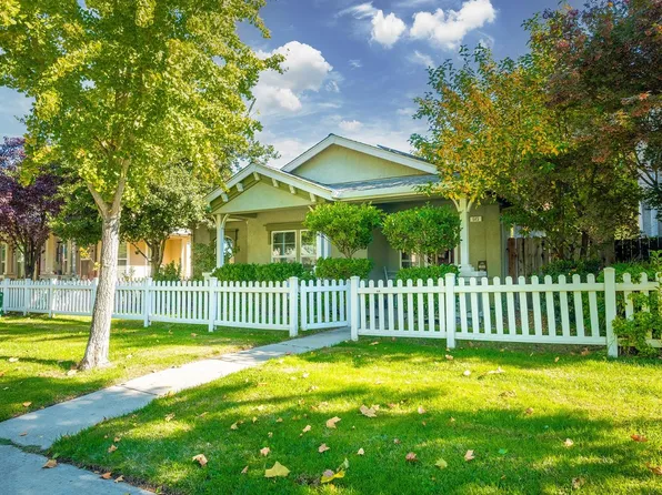 645 Valley View Dr, Oakdale, CA 95361