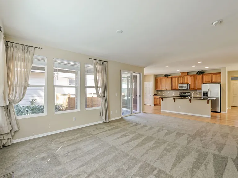 24169 NE 122nd St — Photo 7