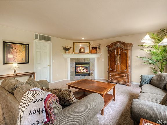 4th image of 10105 201st Avenue Ct E