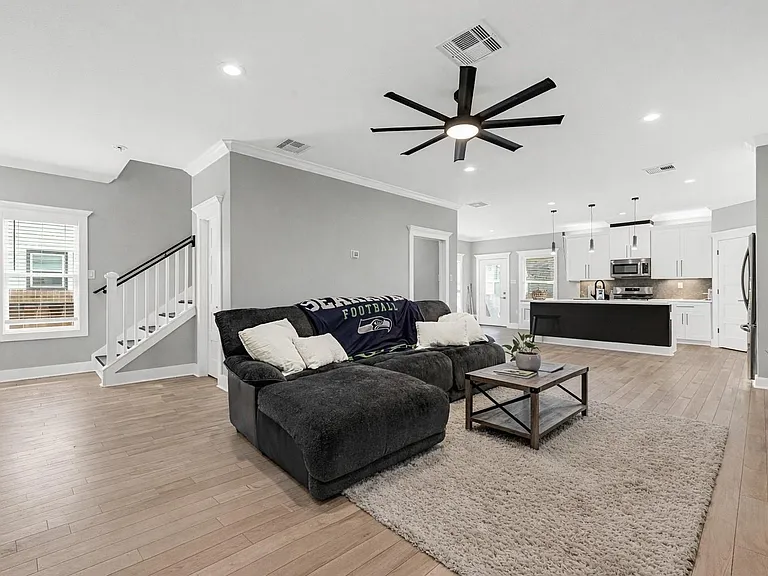 3513 Omega St — Photo 4