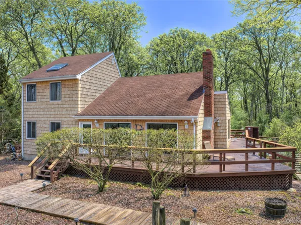 16 Shelterlands Path, Shelter Island, NY 11964