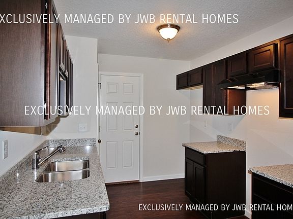 3rd image of 2910 Sunset St