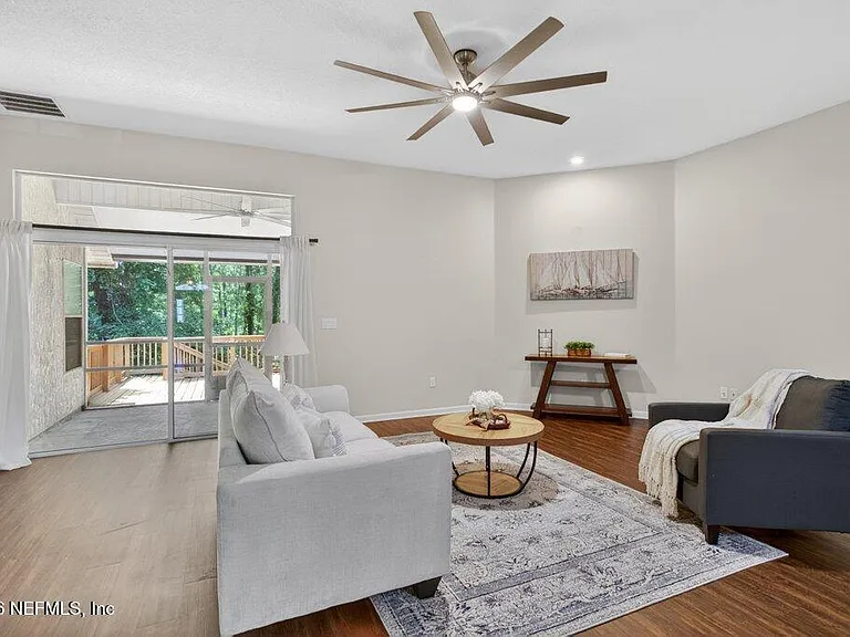 1634 Majestic View Ln — Photo 20