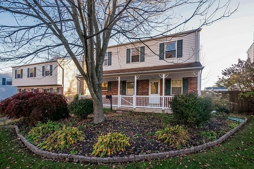 224 Hendricks St photo 1
